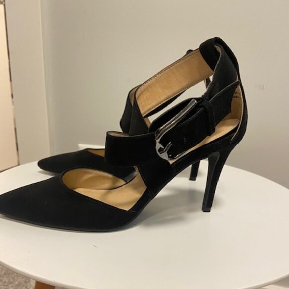 Chinese Laundry Ankle Strap Heels, 3.75" Microsuede, Size 7.5 - Picture 6 of 7